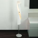 5538037 : Knikerboker Hué - Designer-Stehlampe in Weiß | Sehr große Auswahl Lampen und Leuchten.
