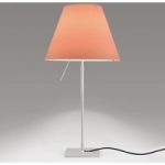 6030163 : Luceplan Costanza - LED-Tischleuchte puder | Sehr große Auswahl Lampen und Leuchten.