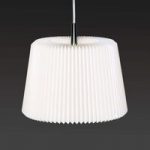 6086119 : LE KLINT Snowdrop M - Pendellampe aus Kunststoff | Sehr große Auswahl Lampen und Leuchten.