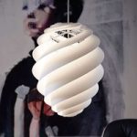 6086140 : LE KLINT Swirl 2 Medium, weiße Hängeleuchte | Sehr große Auswahl Lampen und Leuchten.